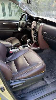 TOYOTA-HILUX SW4-2016