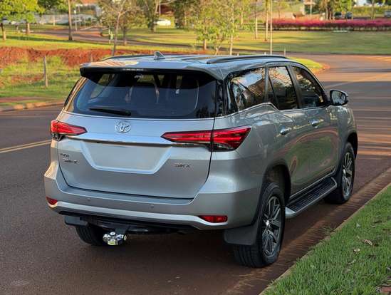 TOYOTA-HILUX SW4-2019