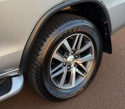 TOYOTA-HILUX SW4-2019
