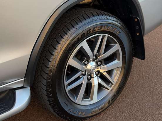 TOYOTA-HILUX SW4-2.8 SRX 4X4 16V TURBO INTERCOOLER DIESEL 4P AUTOMÁTICO TOYOTA-HILUX SW4-2019