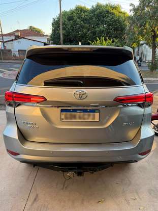 TOYOTA-HILUX SW4-2017