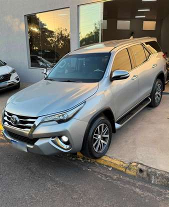 TOYOTA-HILUX SW4-2017