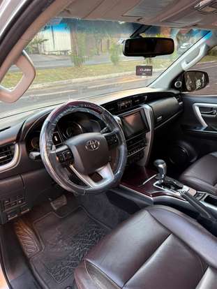 TOYOTA-HILUX SW4-2017