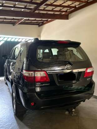 TOYOTA-HILUX SW4-2010