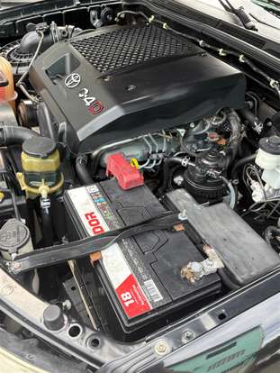 TOYOTA-HILUX SW4-2010