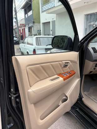 TOYOTA-HILUX SW4-2010