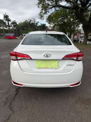 TOYOTA-YARIS-2023
