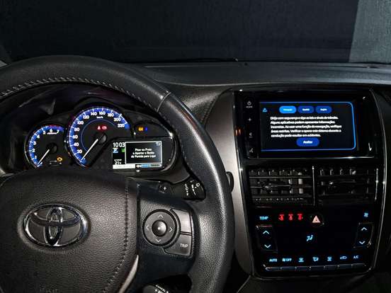 TOYOTA-YARIS-2022