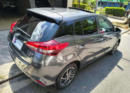 TOYOTA-YARIS-2022