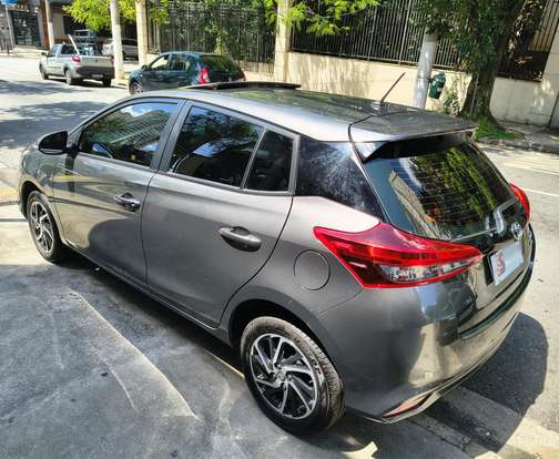 TOYOTA-YARIS-2022