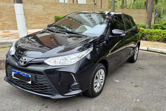 TOYOTA-YARIS-2022