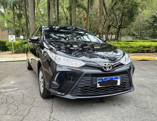TOYOTA-YARIS-2022