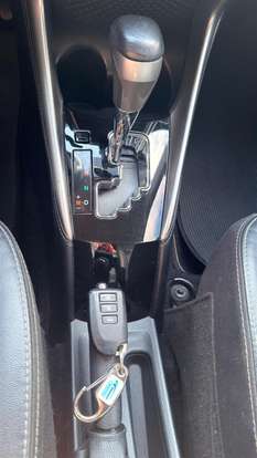 TOYOTA-YARIS-2021