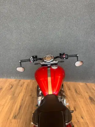 TRIUMPH-ROCKET III R-2021