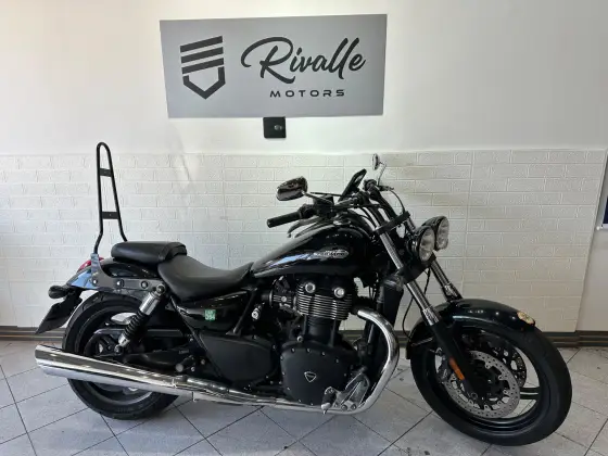 TRIUMPH THUNDERBIRD STORM 
