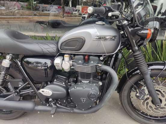 TRIUMPH-BONNEVILLE T120 BLACK 1200-2025