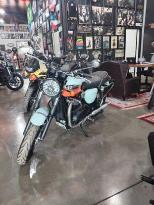 TRIUMPH-BONNEVILLE T100 900-2022