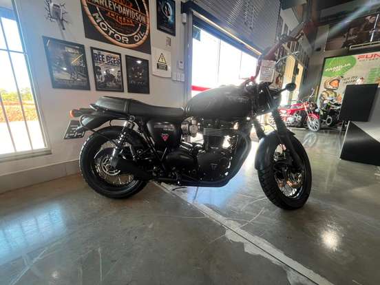 TRIUMPH-BONNEVILLE T120 BLACK 1200 TRIUMPH-BONNEVILLE T120 BLACK 1200-2020