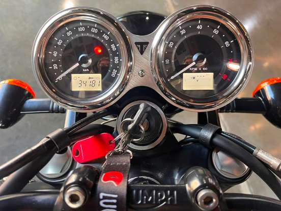 TRIUMPH-BONNEVILLE T120 BLACK 1200 TRIUMPH-BONNEVILLE T120 BLACK 1200-2020