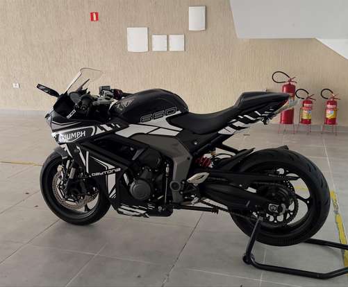 TRIUMPH-DAYTONA 660-2024