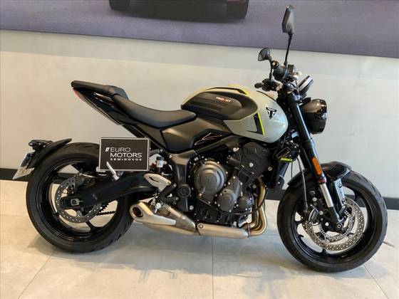 TRIUMPH TRIDENT 660 