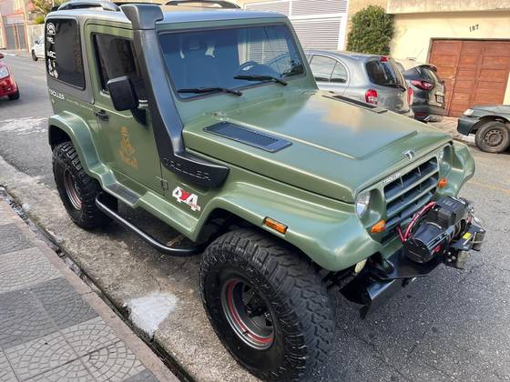 TROLLER T4 2.8 TETO RÍGIDO 12V TURBO INTERCOOLER DIESEL 2P MANUAL
