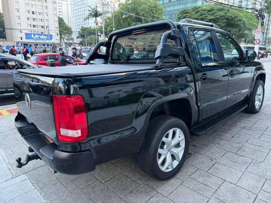 VOLKSWAGEN-AMAROK-2015