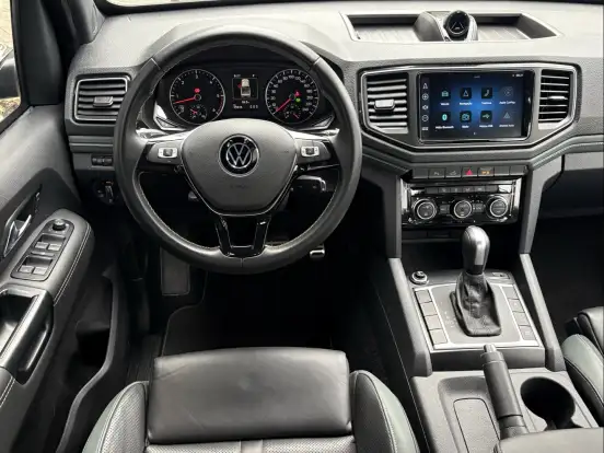 VOLKSWAGEN-AMAROK-2025