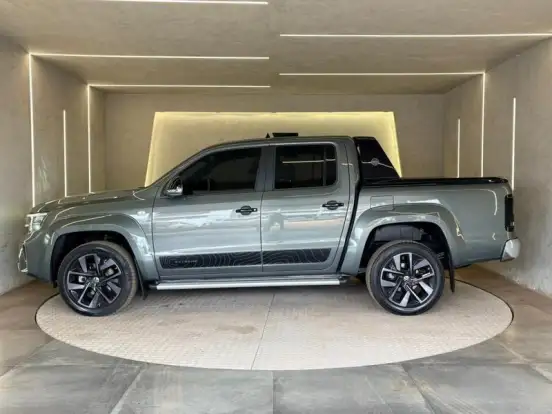 VOLKSWAGEN-AMAROK-2024