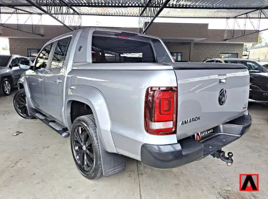 VOLKSWAGEN-AMAROK-2022