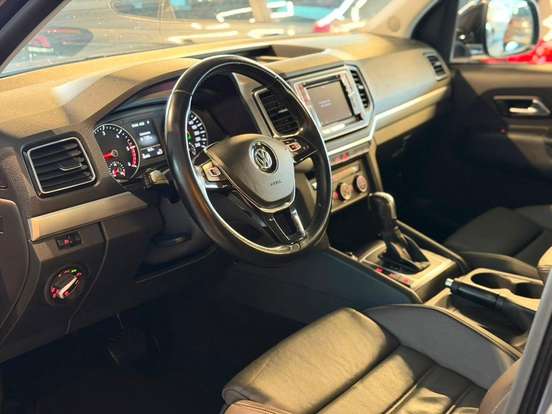 VOLKSWAGEN-AMAROK-2021