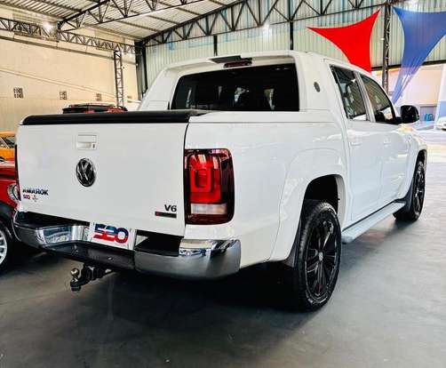 VOLKSWAGEN-AMAROK-2018