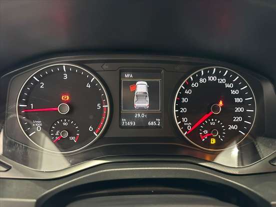 VOLKSWAGEN-AMAROK-2023