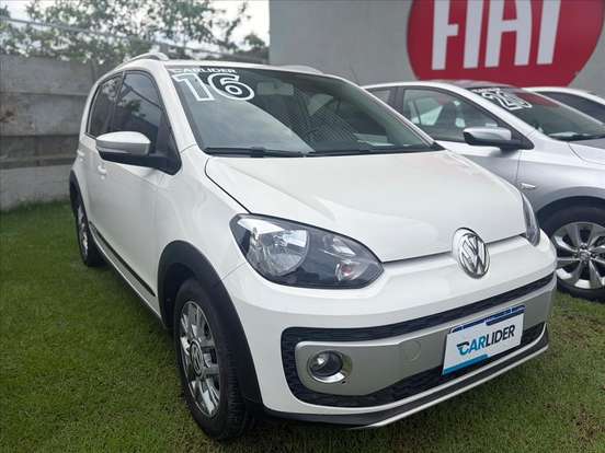 VOLKSWAGEN-CROSS UP-2015