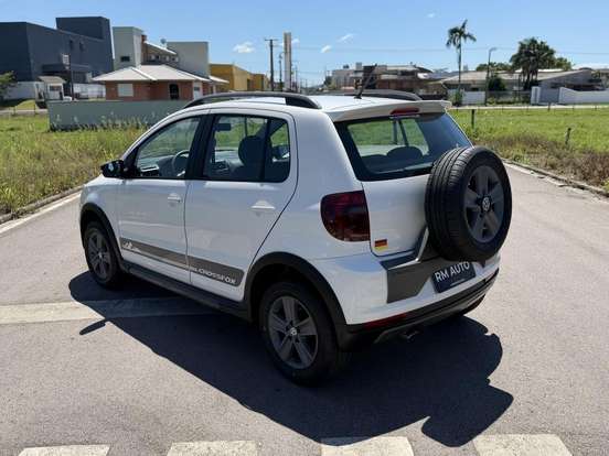 VOLKSWAGEN-CROSSFOX-1.6 MI FLEX 8V 4P MANUAL VOLKSWAGEN-CROSSFOX-2011