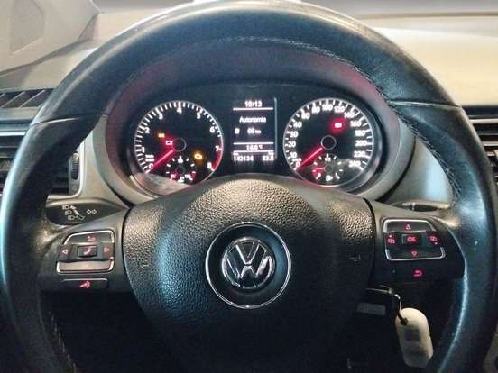 VOLKSWAGEN-CROSSFOX-2014