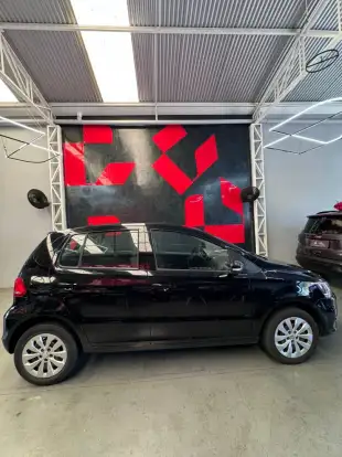 VOLKSWAGEN-FOX-1.0 MPI TRENDLINE 12V FLEX 4P MANUAL VOLKSWAGEN-FOX-2016
