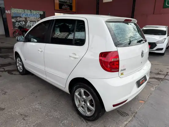 VOLKSWAGEN-FOX-2012