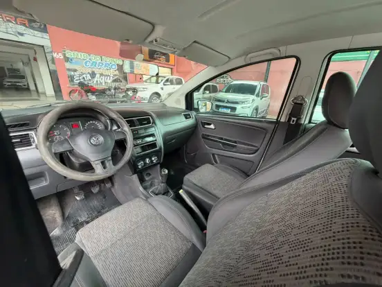 VOLKSWAGEN-FOX-2012