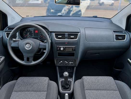 VOLKSWAGEN-FOX-2013