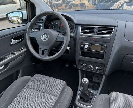 VOLKSWAGEN-FOX-2013