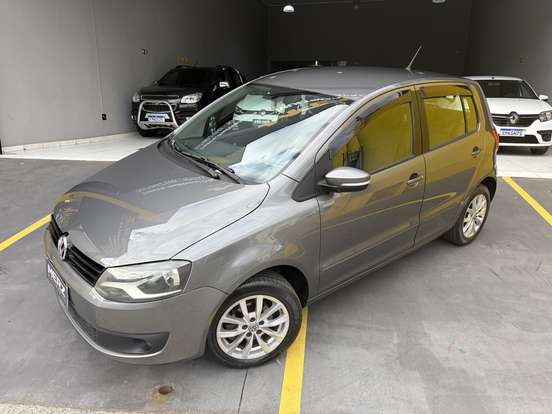 VOLKSWAGEN-FOX-2014
