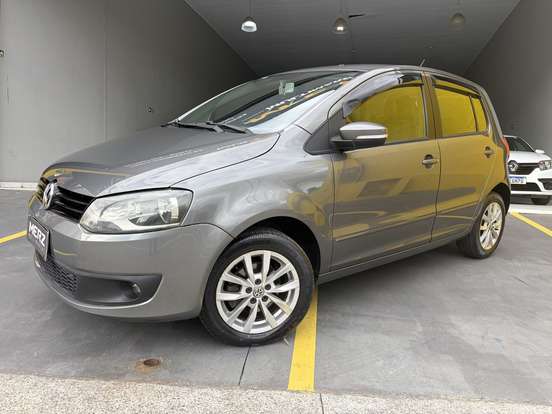 VOLKSWAGEN-FOX-2014