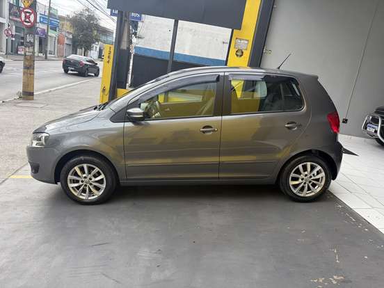 VOLKSWAGEN-FOX-1.6 MI 8V FLEX 4P MANUAL VOLKSWAGEN-FOX-2014