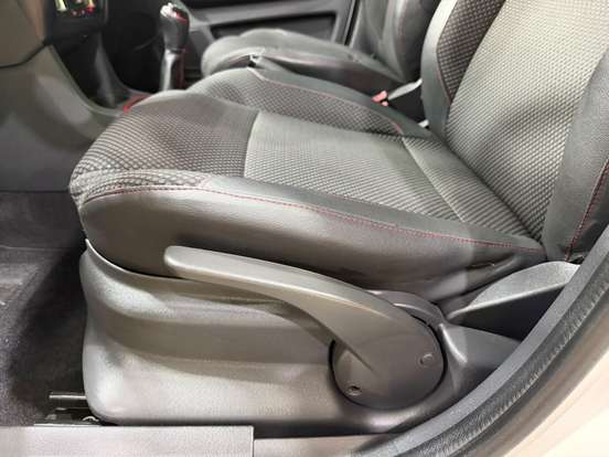 VOLKSWAGEN-FOX-2013
