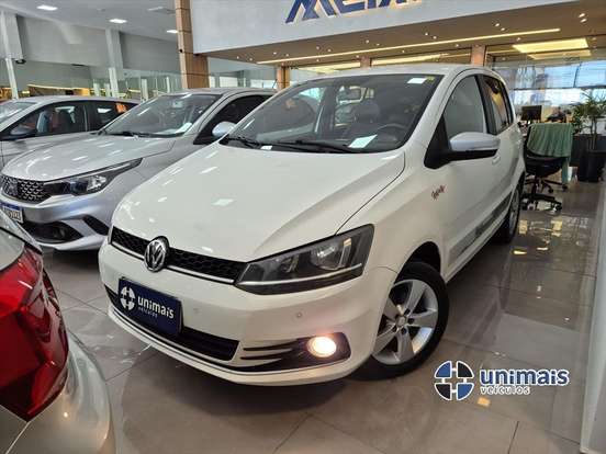 VOLKSWAGEN-FOX-2016