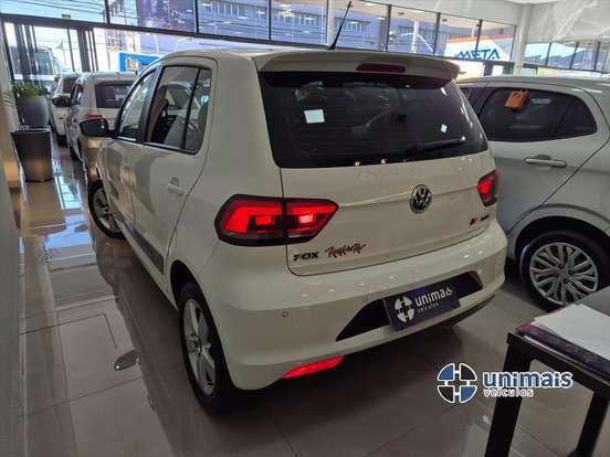 VOLKSWAGEN-FOX-2016