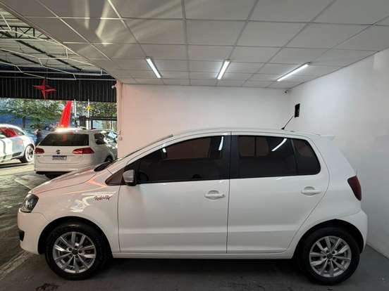 VOLKSWAGEN-FOX-1.6 MI ROCK IN RIO 8V FLEX 4P MANUAL VOLKSWAGEN-FOX-2013