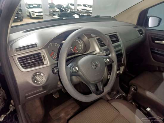 VOLKSWAGEN-FOX-2021