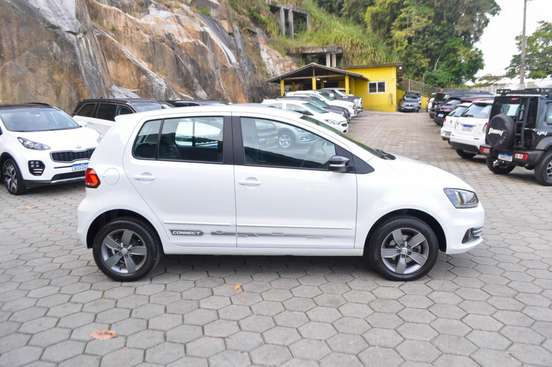 VOLKSWAGEN-FOX-2020